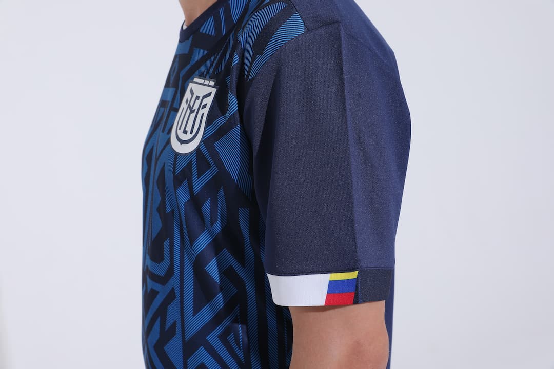 Ecuador World Cup away jersey (2).jpg