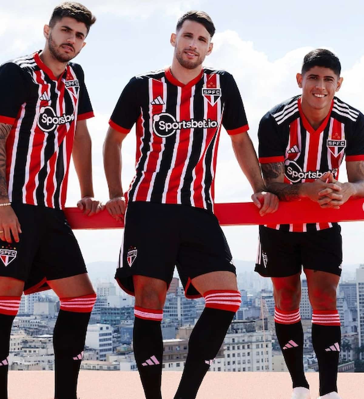 Sao Paulo FC away 202324 jersey (1).jpg
