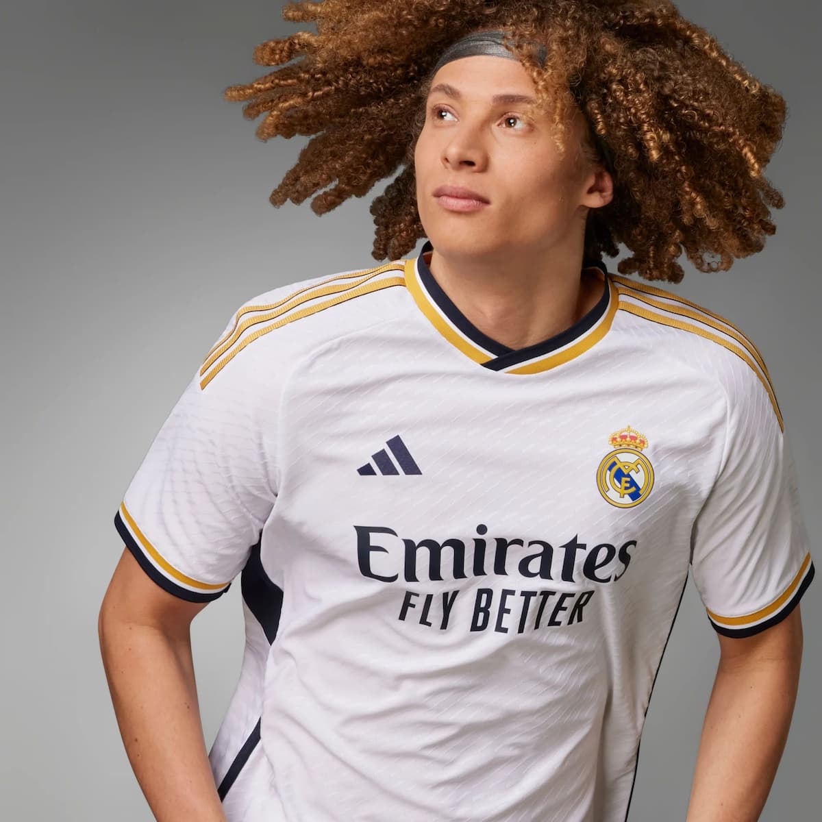 real_madrid_2023_24_home_jersey (4).jpg