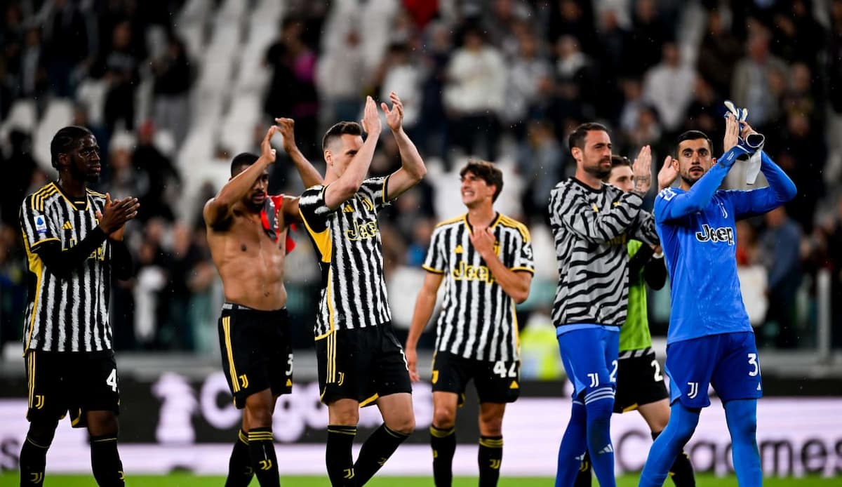Juventus Jersey 2023 24 (1).jpg