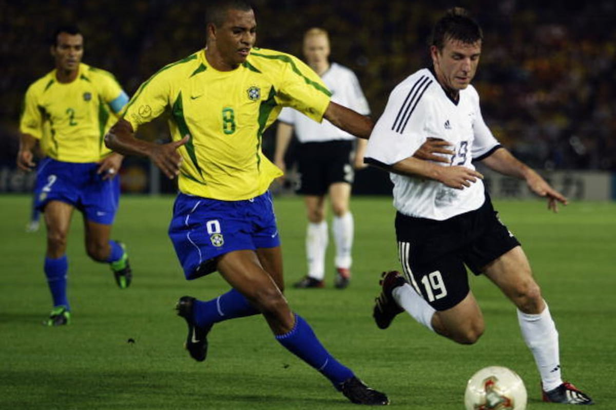 2002 03 retro brazil jersey (3).jpg