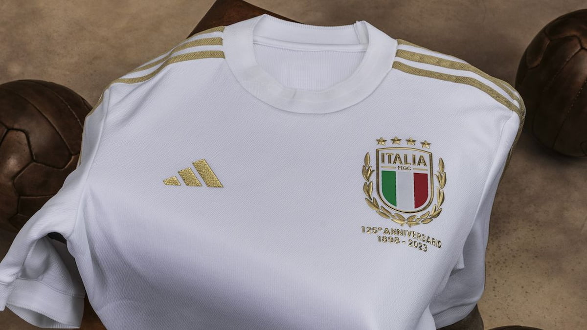 Italy 125th Anniversary Jersey (7).jpg