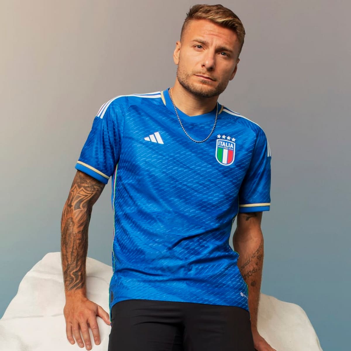 2023 24 Italy home jersey