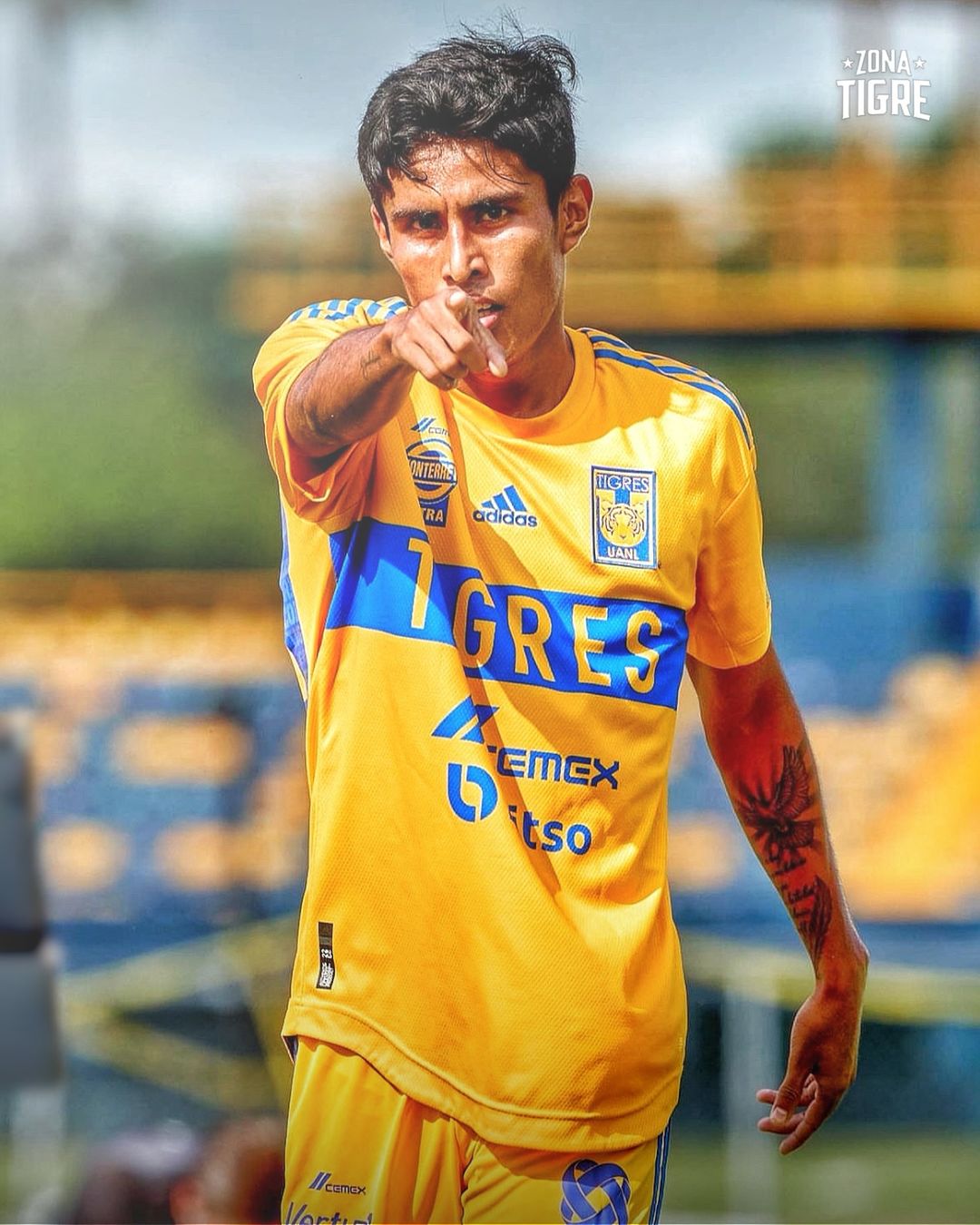 Men's 202425 Tigres UANL Home Shirt - Authentic Player Edition.jpg