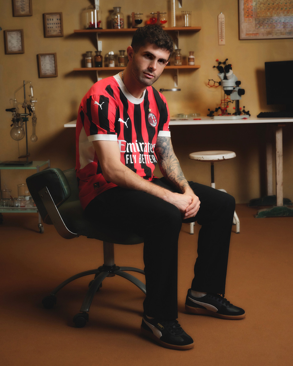 PULISIC #11 AC Milan Home Soccer Jersey 202425 - UCL Men's Authentic Player Version.jpg