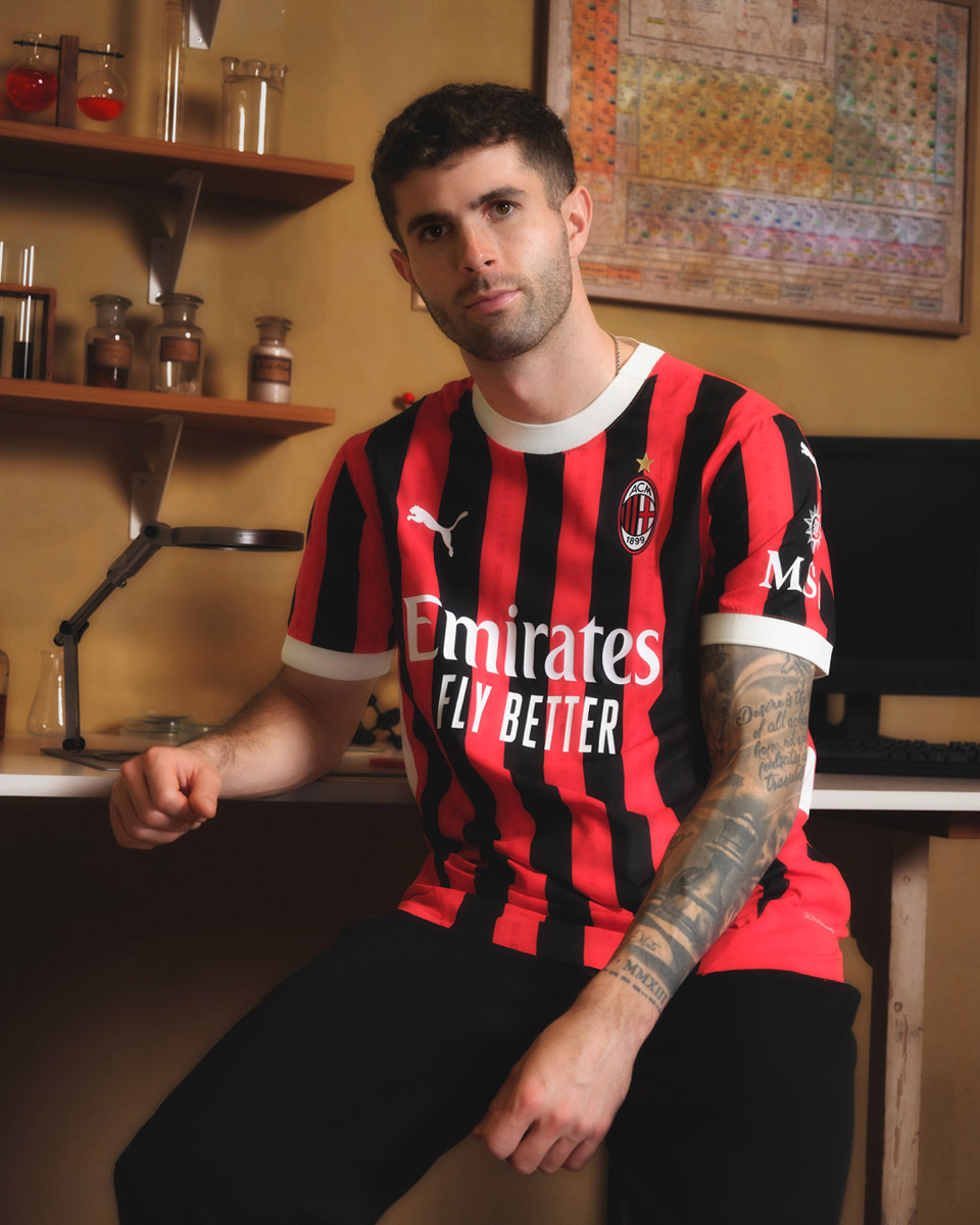 Player Version 202425 PULISIC #11 AC Milan Home Jersey - UCL Men's Authentic.png