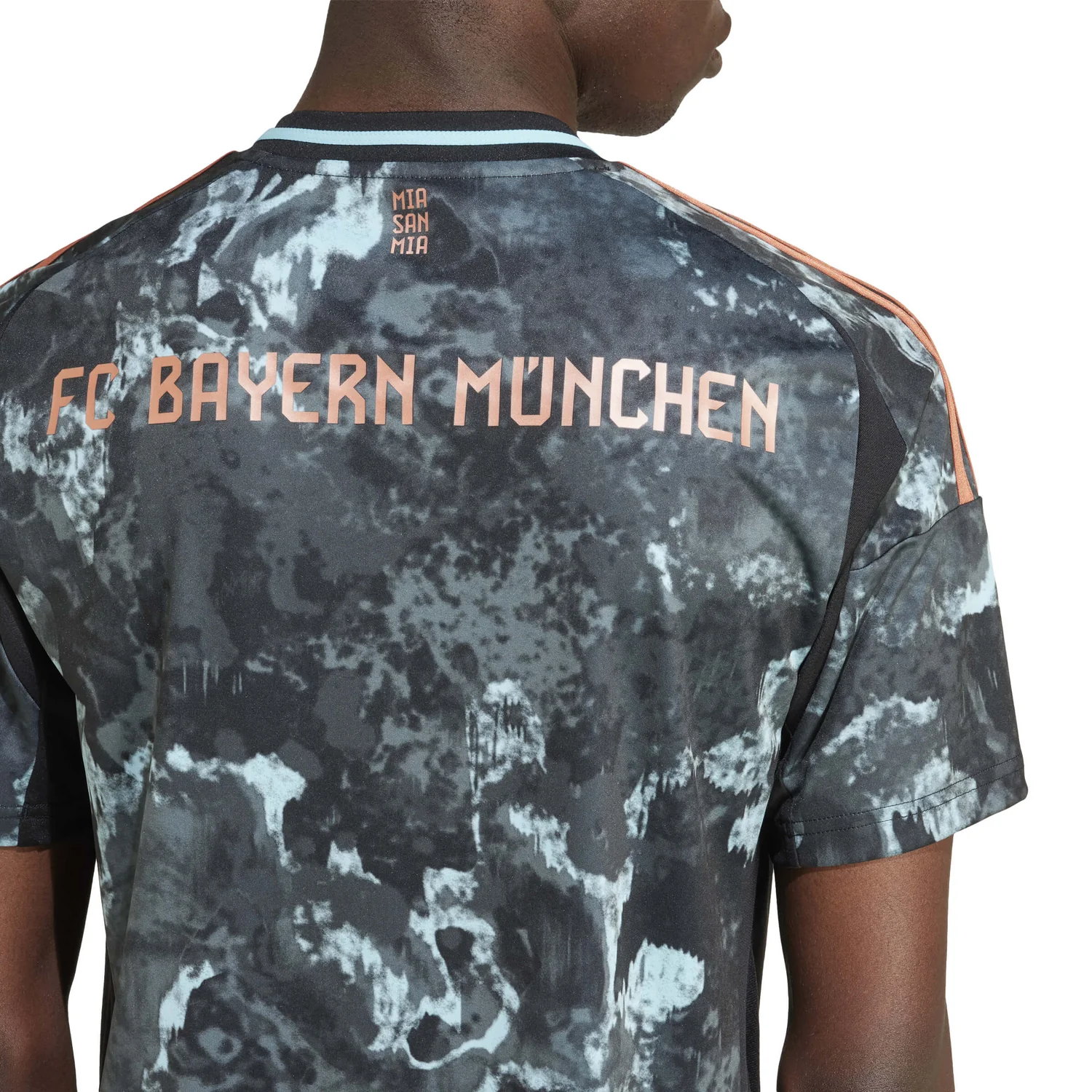 2024-25 Bayern Munich Men's Away Jersey - Fan Version.jpg