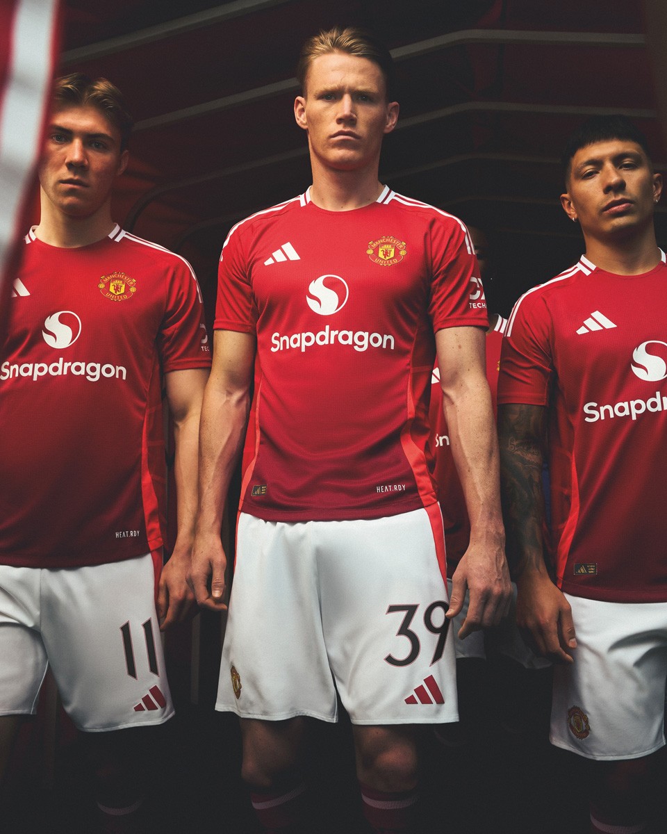 Manchester United 202425 Men's Authentic Home Kit (Jersey + Shorts).jpg