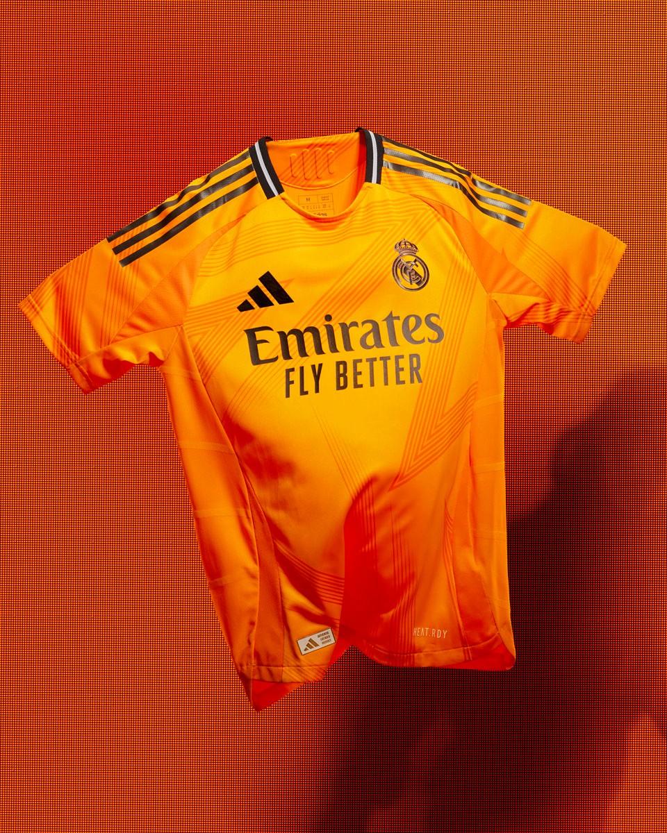 Real Madrid 202425 Men's Authentic Away Soccer Kit (Jersey + Shorts).jpg