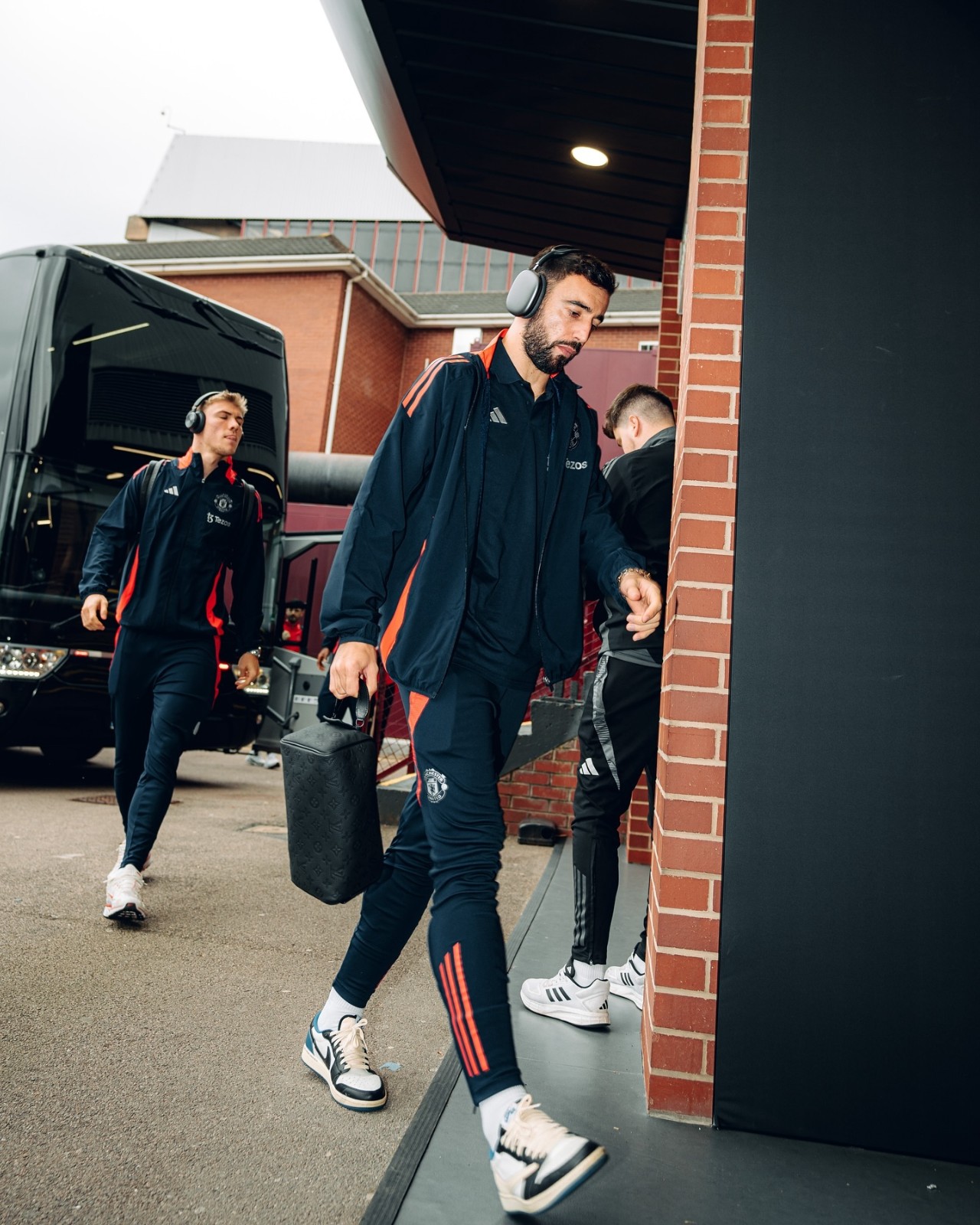 Manchester United 2024-25 Navy Training Jacket and Pants Set – Men's Kit.jpg